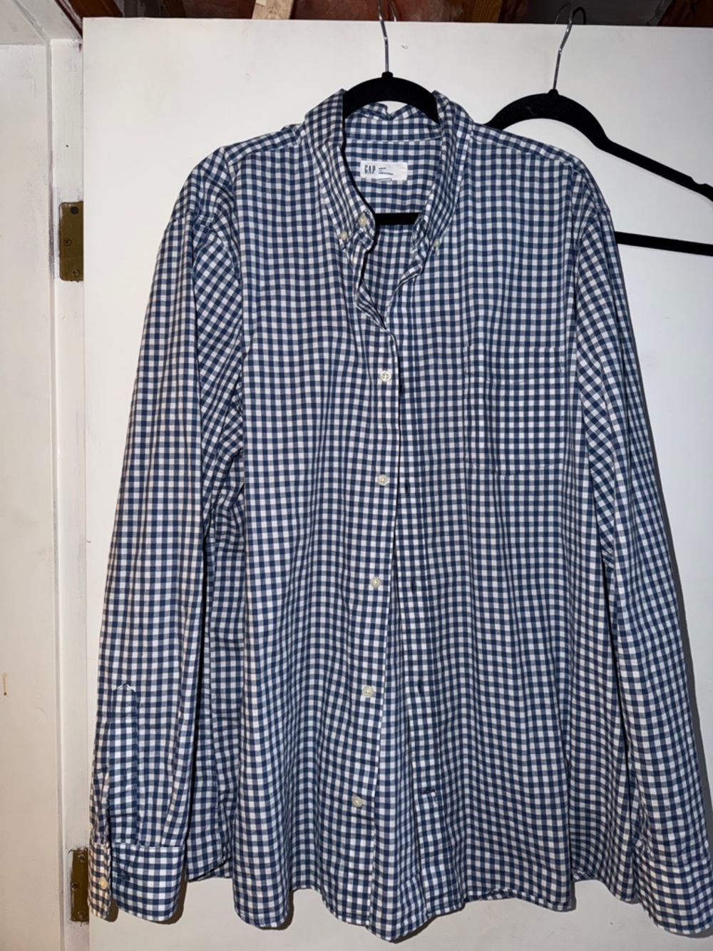 GAP Men's Navy and White Gingham Button-Down Shirt